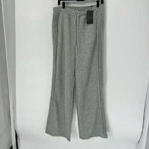 Sumwon NWT women’s oversized flared pants medium